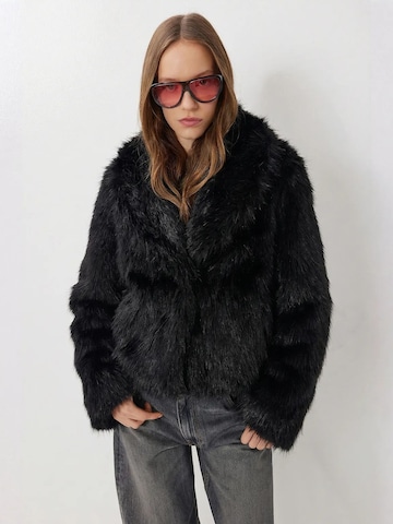 Veste d’hiver Happiness İstanbul en noir : devant