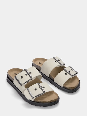 Pull&Bear Pantolette in Weiß