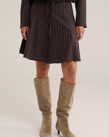 WE Fashion - Falda en marrón: frente