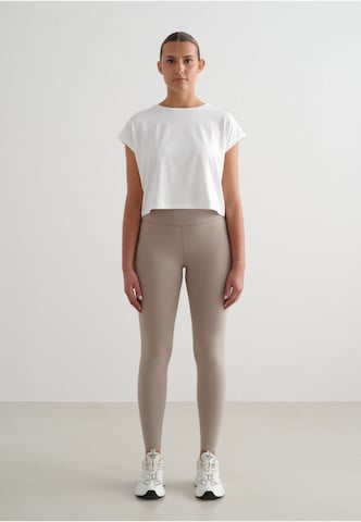 Maglia funzionale di Aim'n in bianco