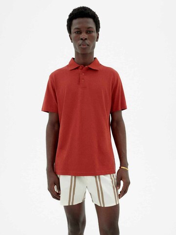 Thinking MU Poloshirt in Rot: Vorderseite