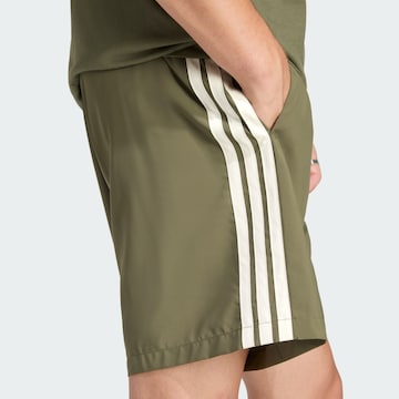 žalia ADIDAS SPORTSWEAR Laisvas Sportinės kelnės 'Essentials Chelsea Lite'