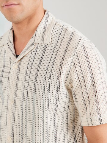 QS Comfort fit Button Up Shirt in Beige