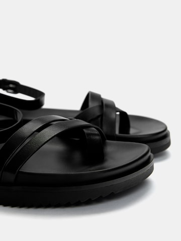 Sandales à lanières Pull&Bear en noir