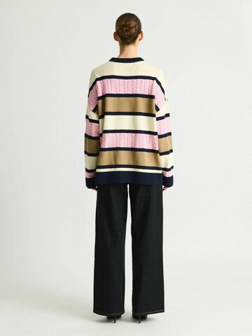 Résumé Neulepaita ' KarloRS ' värissä vaaleanpunainen