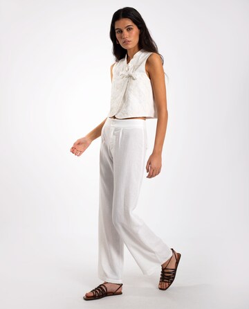 Loosefit Pantalon à plis THE-ARE en blanc
