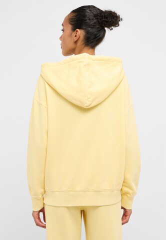 MUSTANG Sweatshirt 'Style Lea' in Yellow