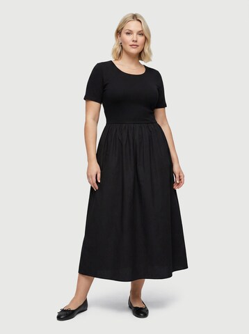 everly® Платье в Черный