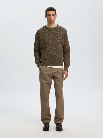 Regular Pantalon chino 'SLMMILES' SELECTED en marron