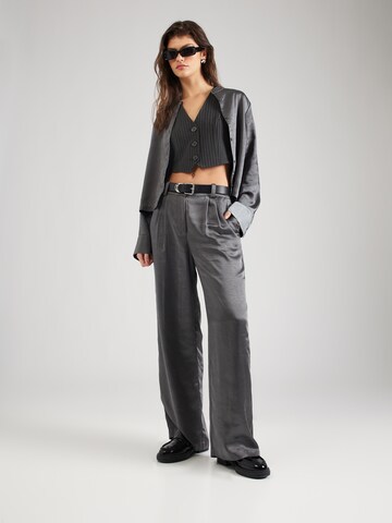 Wide leg Pantaloni cutați 'Hudson' de la modström pe gri