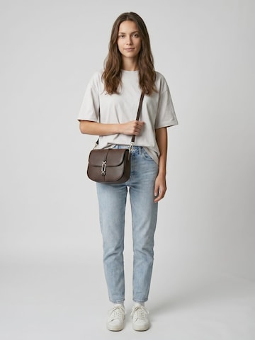 Emily & Noah Crossbody bag 'E&N Lewe' in Brown: front