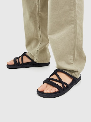 Pull&Bear Sandal i svart