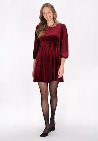 MYMO Dress in Red: front