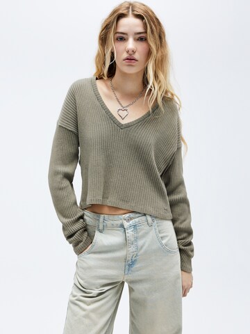 Pull&Bear Sweater in Green: front