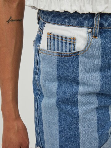 VILA Regular Jeans 'Nicala' i blå