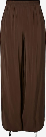Pantaloni 'PCALAIA' de la PIECES pe maro: față