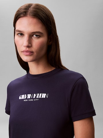 Calvin Klein Jeans T-shirt i lila