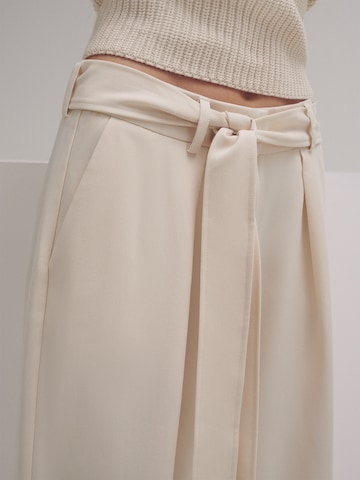 LENI KLUM x ABOUT YOU Loose fit Pleat-Front Pants 'Isa' in White