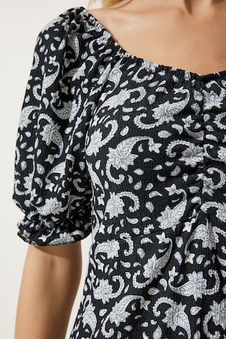 Happiness İstanbul Рокля в черно