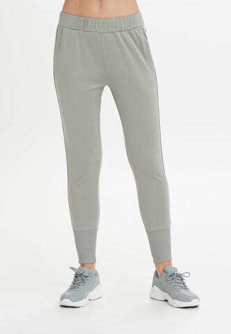 Athlecia Slimfit Sweathose 'Sella' in Grau: predná strana