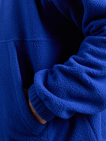 WEEKDAY Sweter w kolorze niebieski