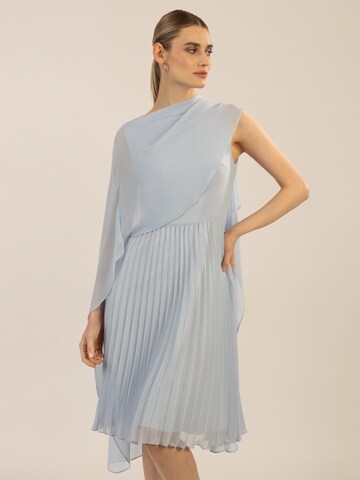 APART Cocktail Dress in Blue: front