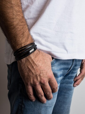 Akitsune Bracelet 'Punisher' in Black: front