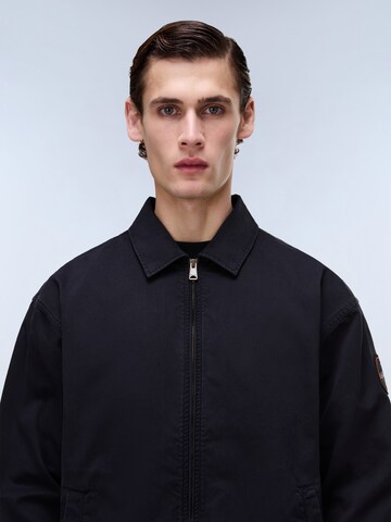 Geacă de primăvară-toamnă 'Arrayanes' de la NAPAPIJRI pe negru