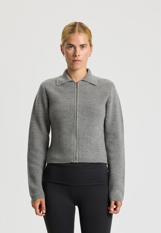 rethinkit studios Gebreid vest 'Keep Me' in Grijs: voorkant