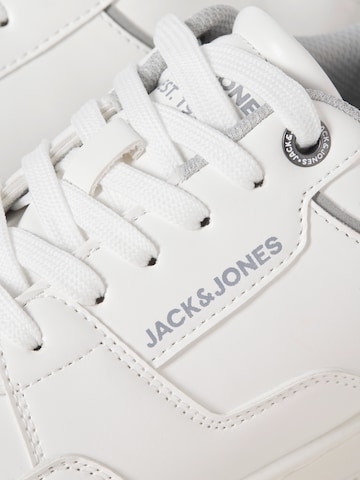 JACK & JONES Σνίκερ χαμηλό 'JFWSYCAMORE' σε λευκό