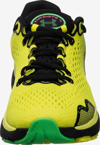 Scarpa da corsa 'Infinite 4' di UNDER ARMOUR in giallo