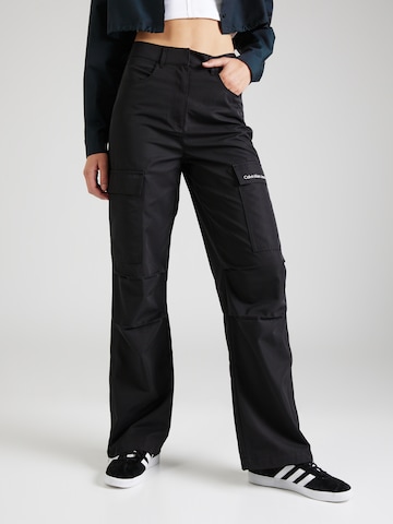 Loosefit Pantalon cargo Calvin Klein Jeans en noir : devant