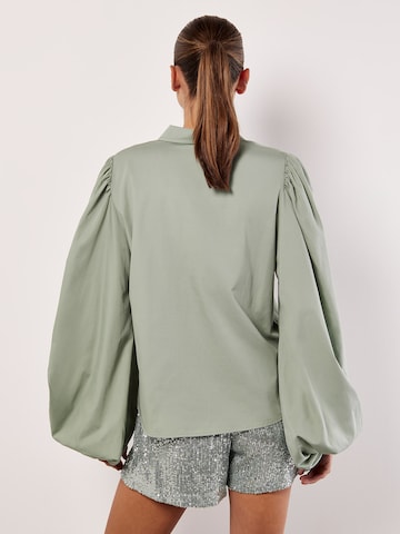 Chemisier Apricot en vert