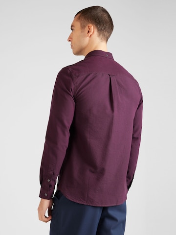 purpurinė Lyle & Scott Standartinis modelis Marškiniai