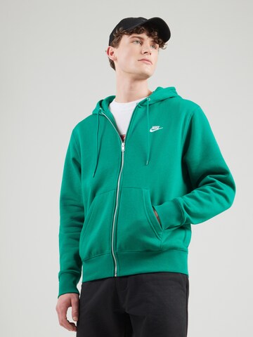 Sweat-shirt 'CLUB' Nike Sportswear en vert : devant