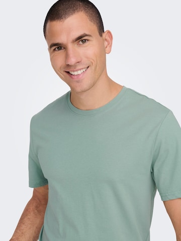 Coupe regular T-Shirt 'Matt' Only & Sons en vert