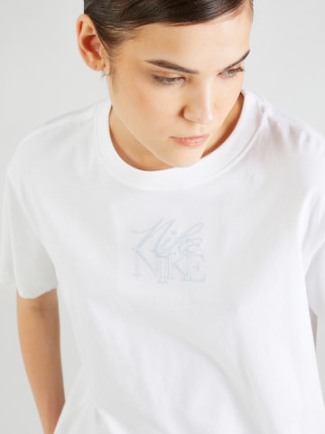 T-shirt Nike Sportswear en blanc