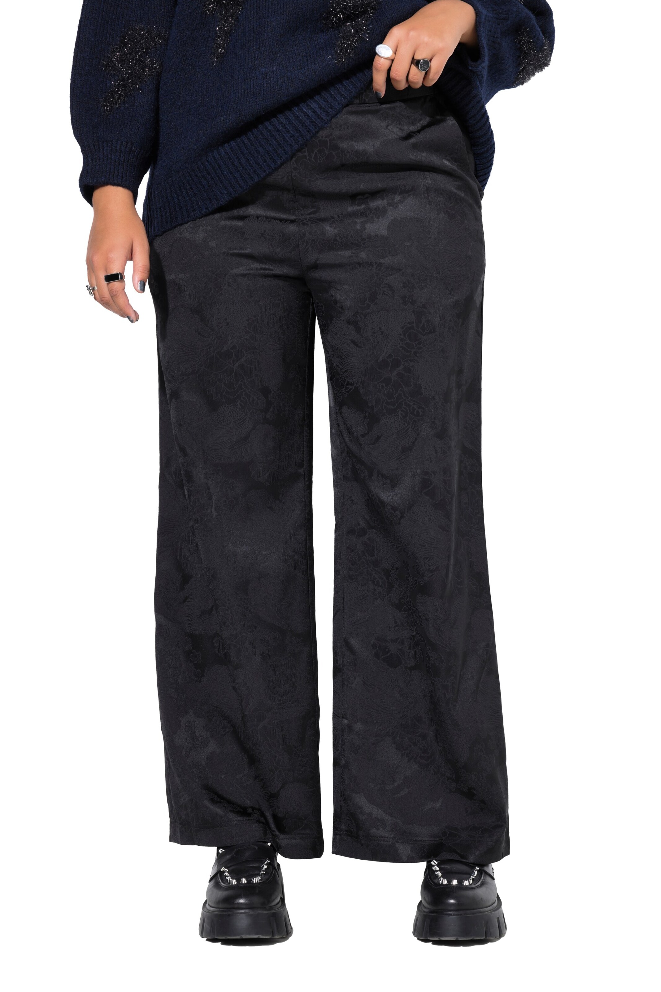 Studio Untold Wide leg Trousers in Black: front