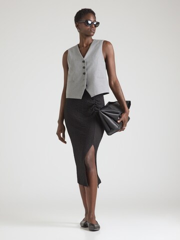 ABOUT YOU Skirt 'Kiara' in Black