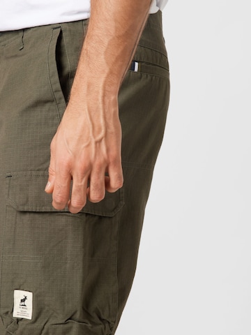 Regular Pantalon cargo 'Tap' Fat Moose en vert