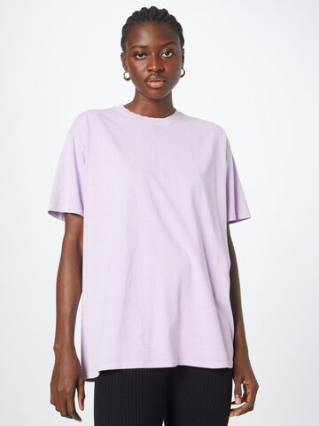 Nasty Gal T-shirt 'Cosmo Celestial' i lila: framsida