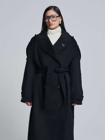 Cappotto di mezza stagione di AEMMI in nero