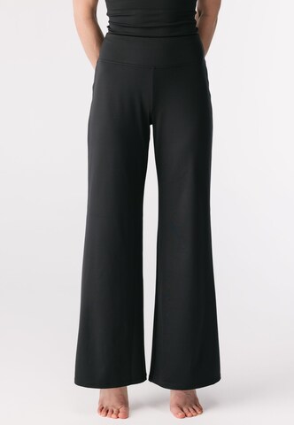 Wide leg Pantaloni sportivi 'Jada' di Girlfriend Collective in nero: frontale