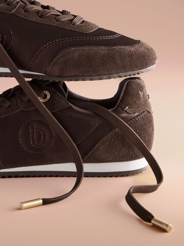 B by Ted Baker Sneaker in Braun