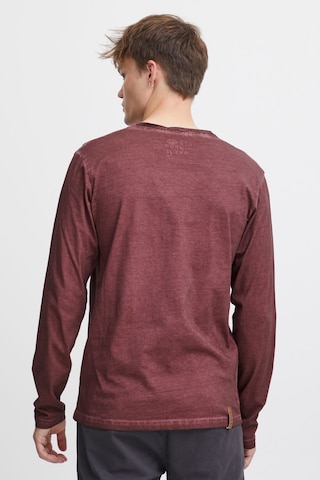 !Solid V-Shirt 'Tinox' in Rot