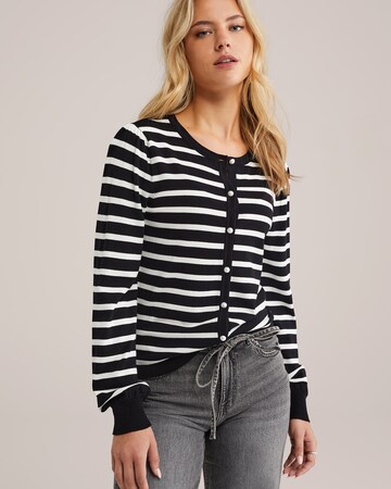 WE Fashion Neuletakki värissä musta