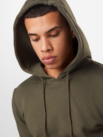 Urban Classics Sweatshirt in Groen