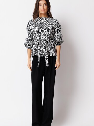 Couture de Marie - Blusa 'Blouse with Zebra Print and Tie Belt – Black/Ivory – Sienna' en negro