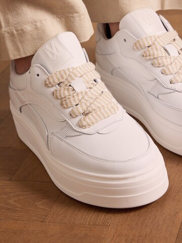 MANFIELD Sneakers laag in Wit