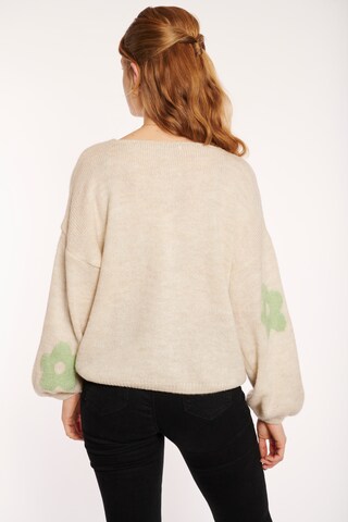 Hailys Strickjacke in Beige